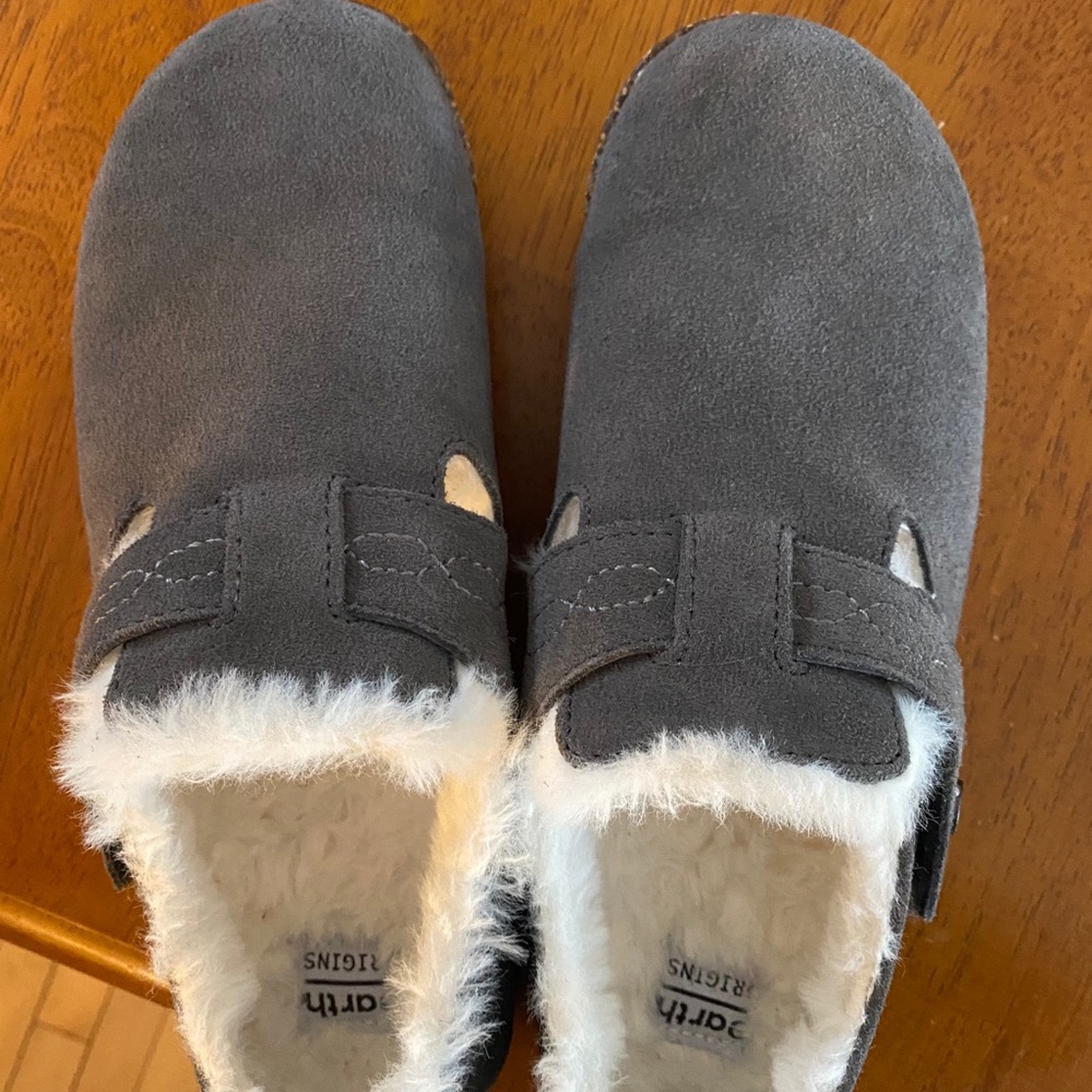 Woman’s slippers